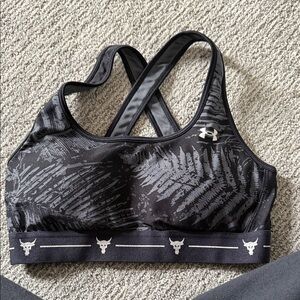 Under Armour Black & Gray Printed Crossback Sports Bra